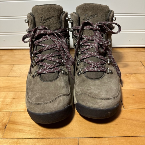 Danner Adrika Hiker- Color Ash, Size 8 - Picture 5 of 8